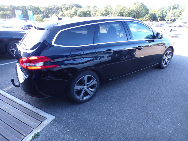 Photo 3 de l'offre de PEUGEOT 308 SW 1.5 BLUEHDI 130CH S&S ALLURE EAT8 à 15990€ chez Mézière Automobiles