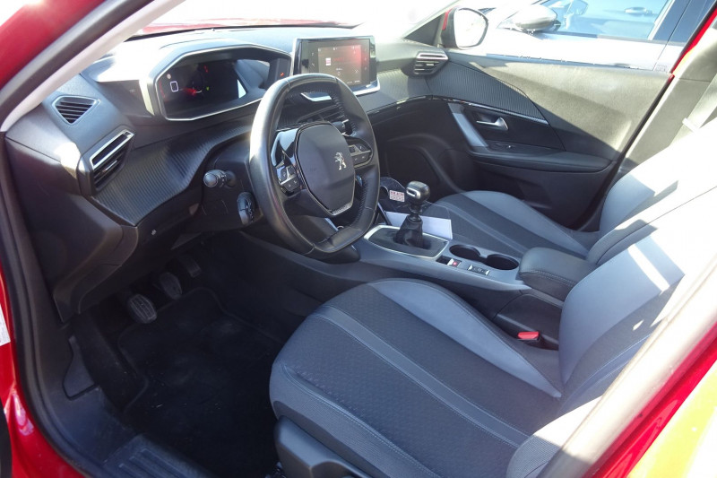 Photo 7 de l'offre de PEUGEOT 2008 1.2 PURETECH 130CH S&S ALLURE à 16990€ chez Mézière Automobiles