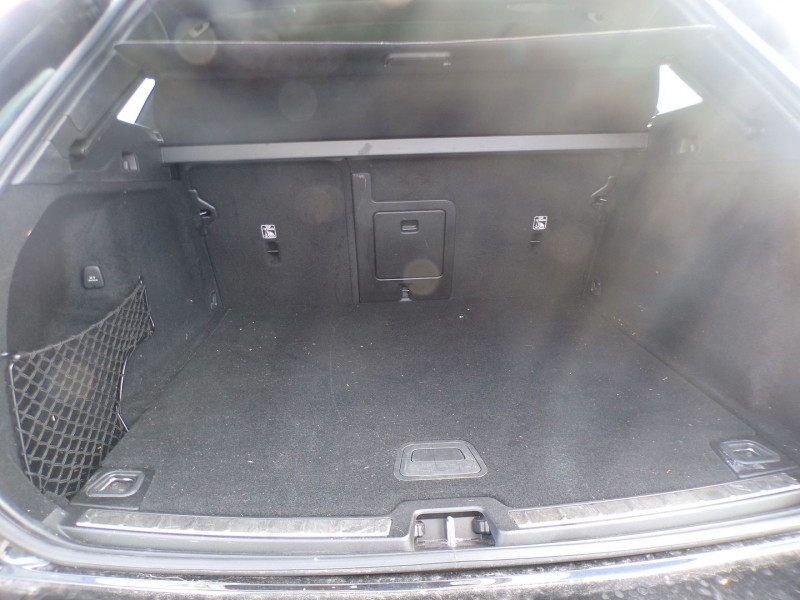 Photo 8 de l'offre de VOLVO XC60 B4 ADBLUE 197CH R-DESIGN GEARTRONIC à 39990€ chez Mézière Automobiles