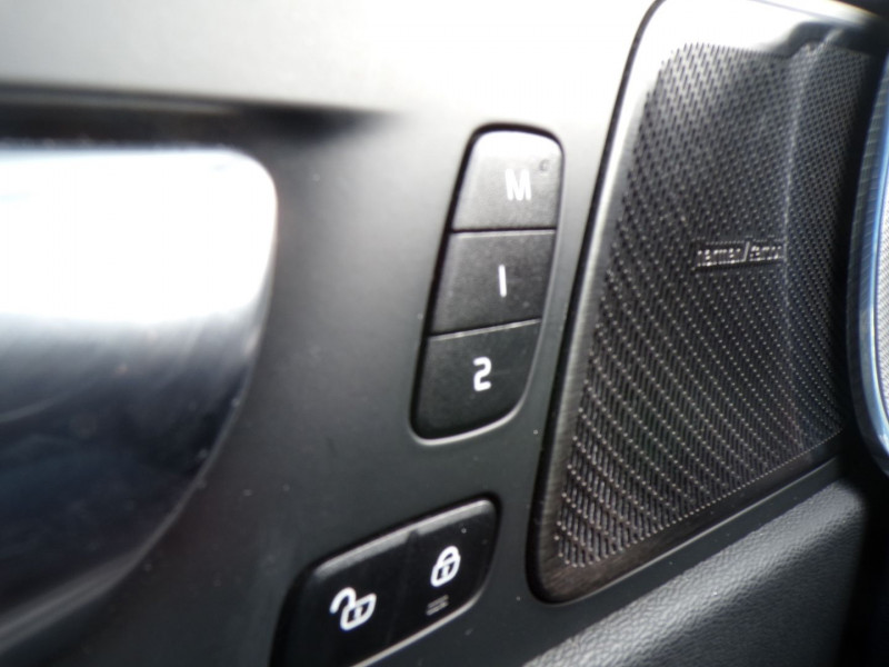 Photo 11 de l'offre de VOLVO XC60 B4 ADBLUE 197CH R-DESIGN GEARTRONIC à 39990€ chez Mézière Automobiles