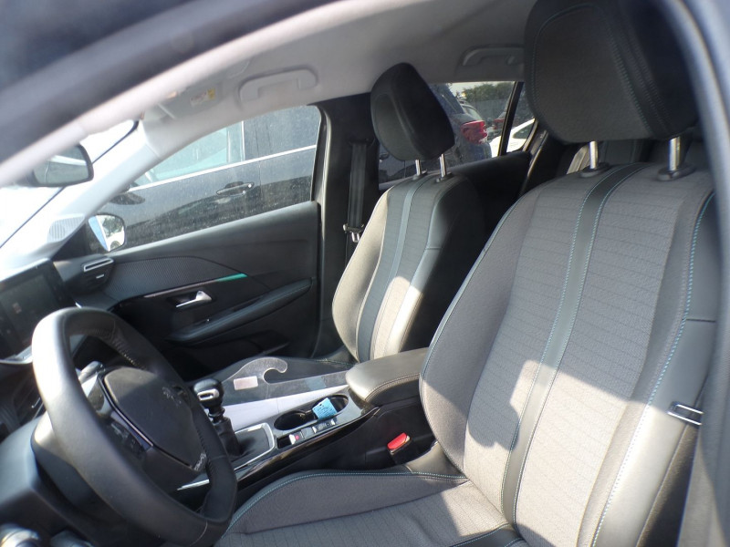 Photo 6 de l'offre de PEUGEOT 208 1.5 BLUEHDI 100CH S&S ALLURE à 17990€ chez Mézière Automobiles