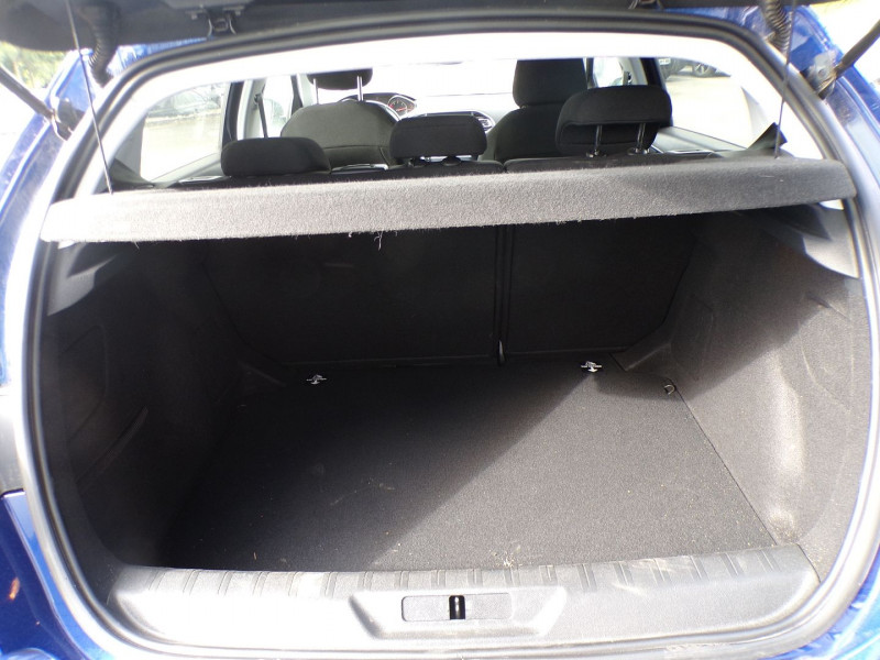 Photo 5 de l'offre de PEUGEOT 308 1.5 BLUEHDI 130CH S&S STYLE à 16990€ chez Mézière Automobiles