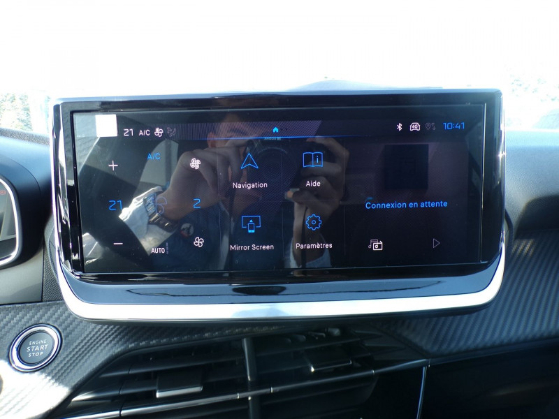 Photo 8 de l'offre de PEUGEOT 208 E-208 136CH ALLURE à 26990€ chez Mézière Automobiles