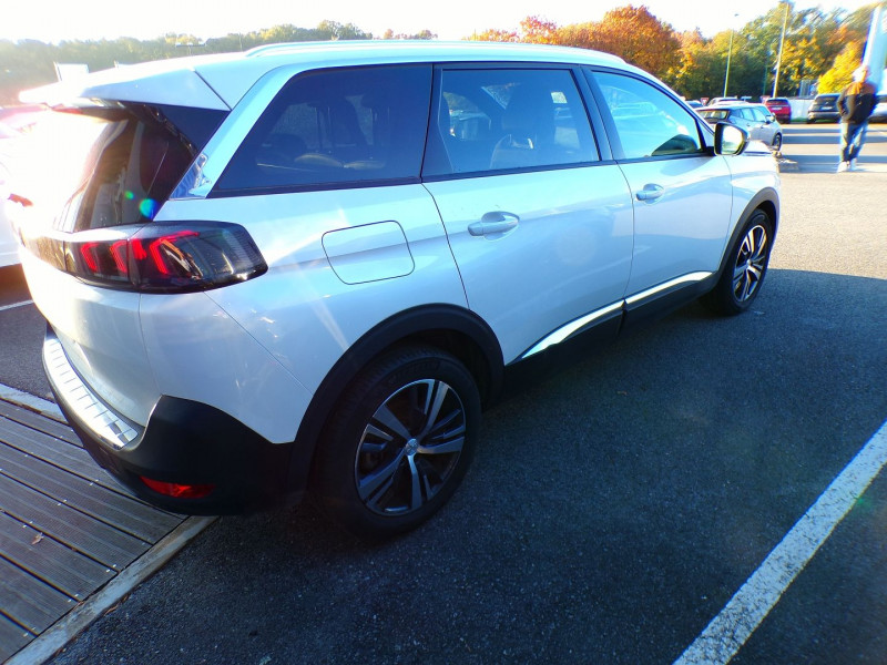 Photo 3 de l'offre de PEUGEOT 5008 1.5 BLUEHDI 130CH S&S ALLURE PACK EAT8 à 28990€ chez Mézière Automobiles