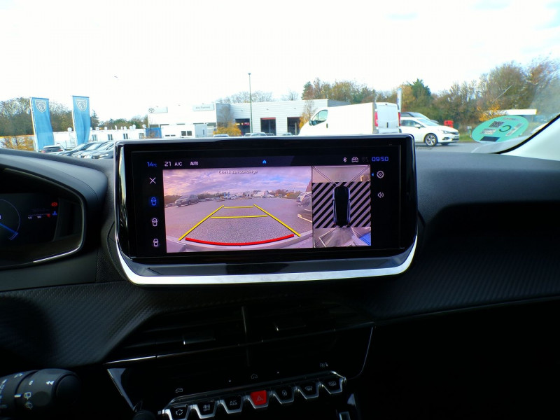 Photo 9 de l'offre de PEUGEOT 208 1.2 100CH S&S ALLURE à 17990€ chez Mézière Automobiles