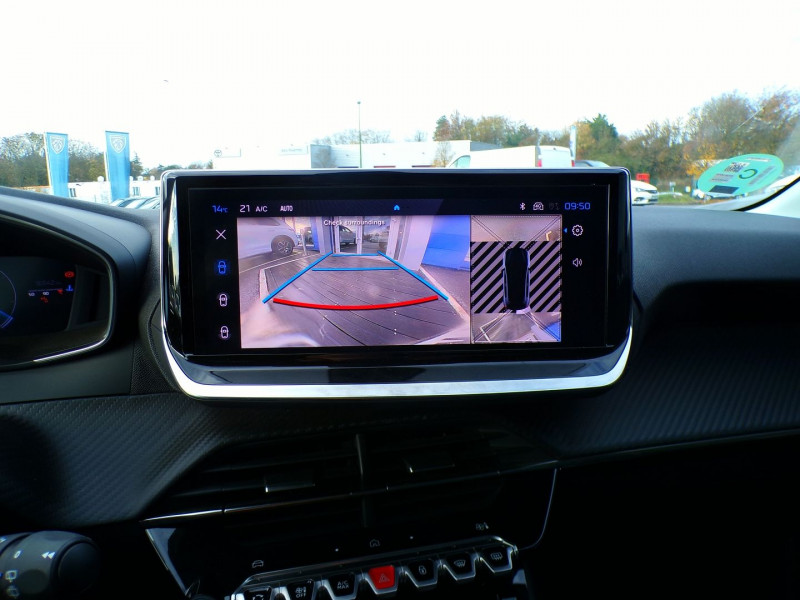 Photo 10 de l'offre de PEUGEOT 208 1.2 100CH S&S ALLURE à 17990€ chez Mézière Automobiles