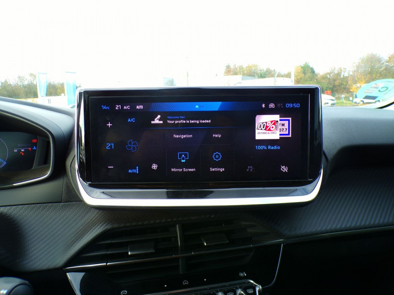 Photo 8 de l'offre de PEUGEOT 208 1.2 100CH S&S ALLURE à 17990€ chez Mézière Automobiles