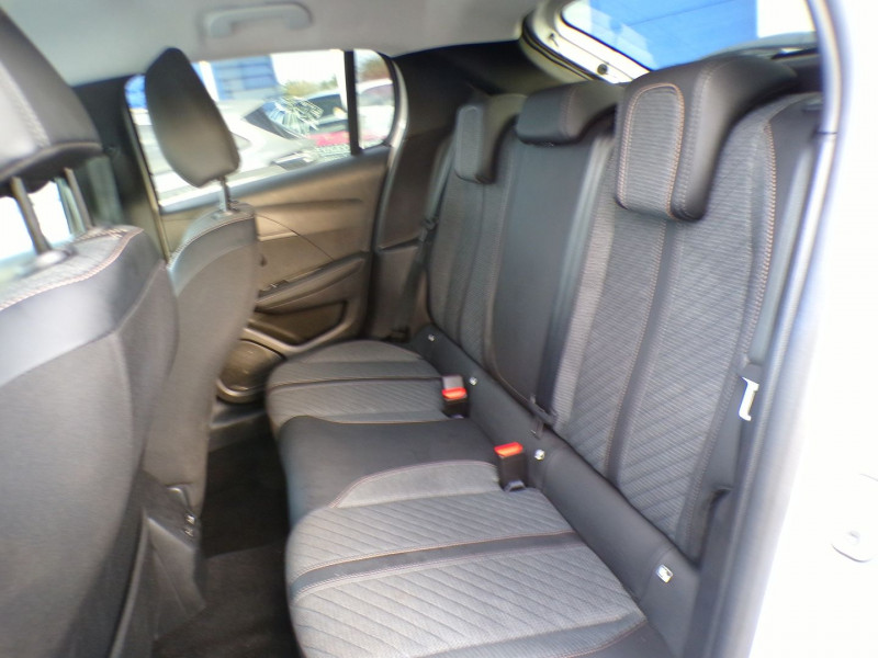 Photo 6 de l'offre de PEUGEOT 208 1.2 100CH S&S ALLURE à 17990€ chez Mézière Automobiles