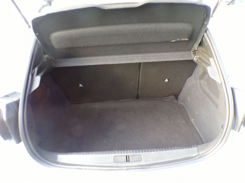 Photo 5 de l'offre de PEUGEOT 208 1.2 100CH S&S ALLURE à 17990€ chez Mézière Automobiles