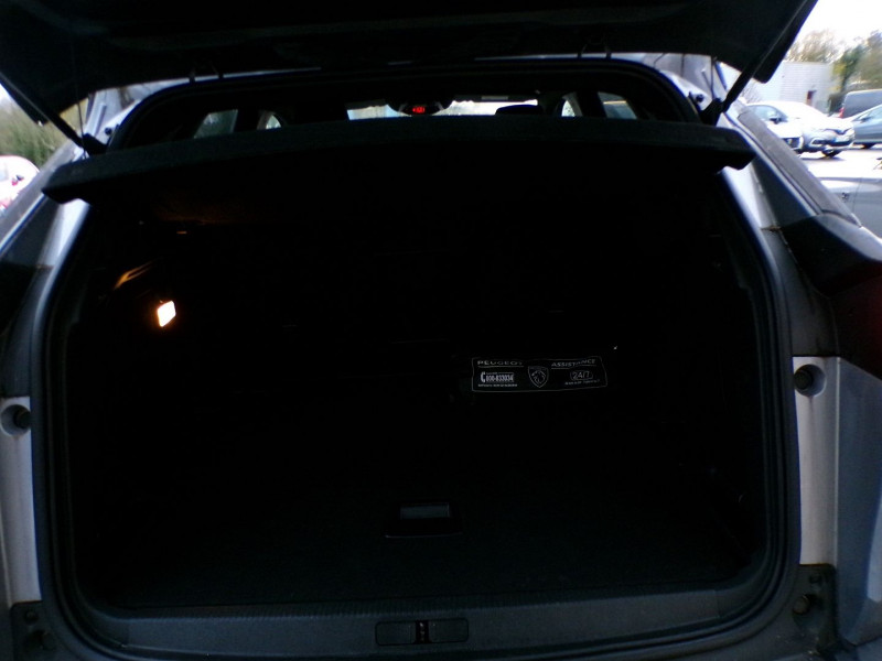 Photo 5 de l'offre de PEUGEOT 3008 1.5 BLUEHDI 130CH S&S ALLURE PACK EAT8 à 28990€ chez Mézière Automobiles