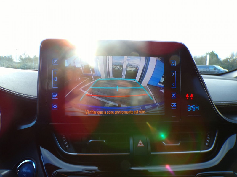 Photo 8 de l'offre de TOYOTA C-HR 122H COLLECTION 2WD E-CVT RC18 à 15490€ chez Mézière Automobiles