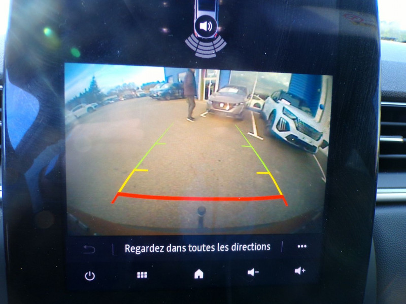 Photo 9 de l'offre de RENAULT CAPTUR II 1.6 E-TECH HYBRIDE RECHARGEABLE 160CH INTENS -21 à 22990€ chez Mézière Automobiles