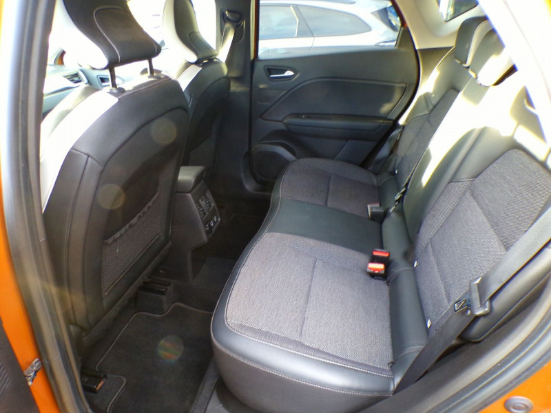 Photo 6 de l'offre de RENAULT CAPTUR II 1.6 E-TECH HYBRIDE RECHARGEABLE 160CH INTENS -21 à 22990€ chez Mézière Automobiles