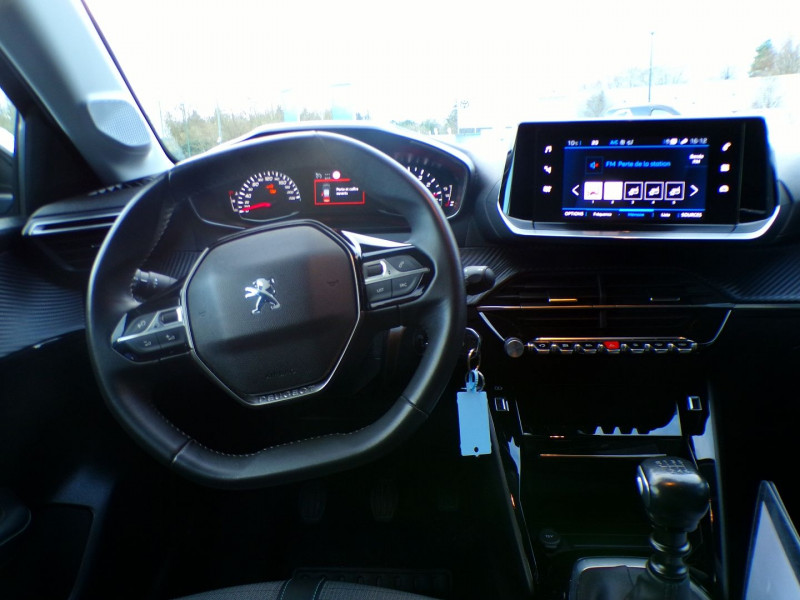 Photo 8 de l'offre de PEUGEOT 208 1.5 BLUEHDI 100CH S&S ALLURE PACK à 16990€ chez Mézière Automobiles