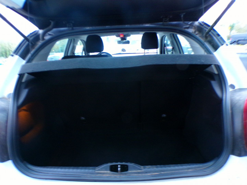 Photo 5 de l'offre de CITROEN C3 1.5 BLUEHDI 100CH S&S C-SERIES à 13990€ chez Mézière Automobiles