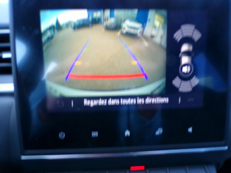 Photo 8 de l'offre de RENAULT CAPTUR II 1.3 TCE 140CH FAP INTENS -21 à 18490€ chez Mézière Automobiles