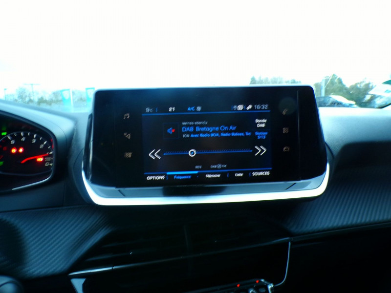 Photo 7 de l'offre de PEUGEOT 2008 1.2 PURETECH 100CH S&S STYLE à 14990€ chez Mézière Automobiles