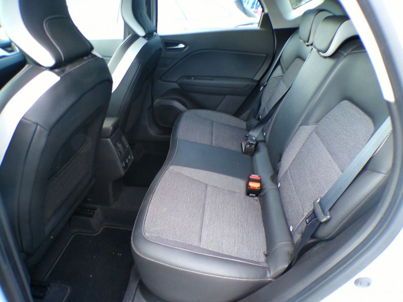 Photo 6 de l'offre de RENAULT CAPTUR II 1.3 TCE 140CH FAP INTENS -21 à 18490€ chez Mézière Automobiles