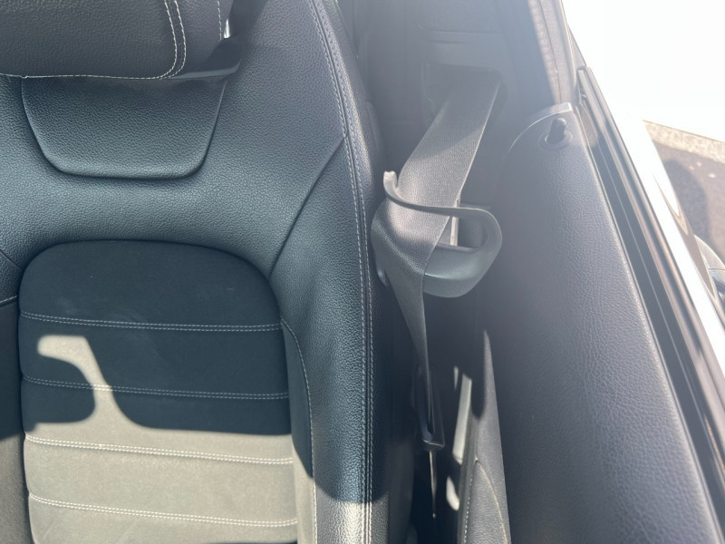 Photo 19 de l'offre de MERCEDES-BENZ CLASSE C COUPE (C205) 250 211CH FASCINATION 7G-TRONIC PLUS à 22990€ chez Sevestre Automobiles Nantes