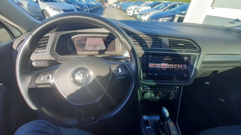Photo 9 de l'offre de VOLKSWAGEN TIGUAN 1.5 TSI EVO 150CH BLACK R-LINE DSG7 EURO6DT à 28490€ chez Sevestre Automobiles Nantes