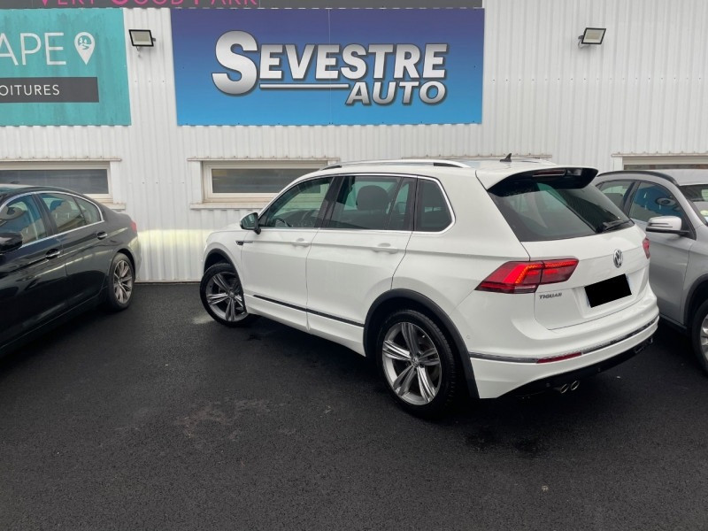 Photo 3 de l'offre de VOLKSWAGEN TIGUAN 1.5 TSI EVO 150CH BLACK R-LINE DSG7 EURO6DT à 28490€ chez Sevestre Automobiles Nantes