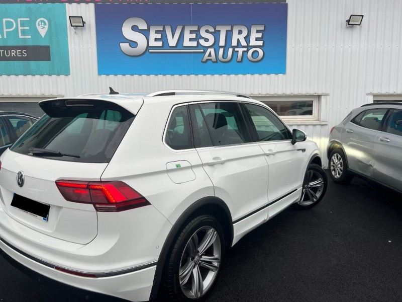 Photo 4 de l'offre de VOLKSWAGEN TIGUAN 1.5 TSI EVO 150CH BLACK R-LINE DSG7 EURO6DT à 28490€ chez Sevestre Automobiles Nantes
