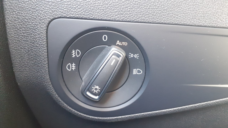 Photo 17 de l'offre de VOLKSWAGEN TIGUAN 1.5 TSI EVO 150CH BLACK R-LINE DSG7 EURO6DT à 28490€ chez Sevestre Automobiles Nantes