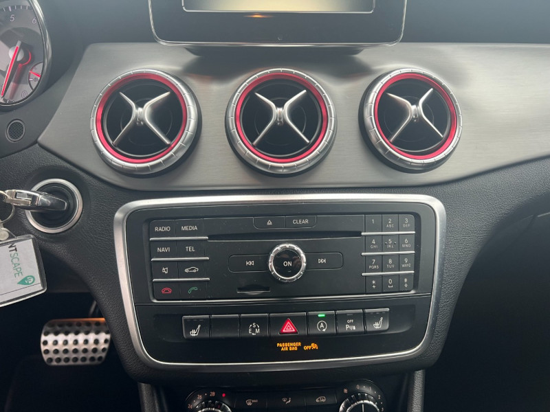 Photo 14 de l'offre de MERCEDES-BENZ CLA SHOOTING BRAKE 250 FASCINATION 7G-DCT à 23490€ chez Sevestre Automobiles Nantes