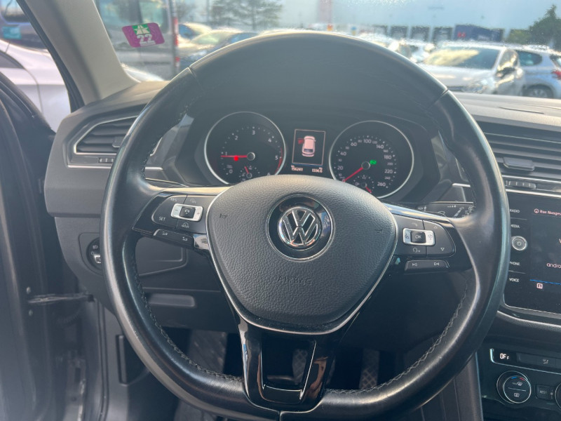 Photo 11 de l'offre de VOLKSWAGEN TIGUAN 2.0 TDI 150CH CONFORTLINE BUSINESS DSG7 à 16990€ chez Sevestre Automobiles Nantes