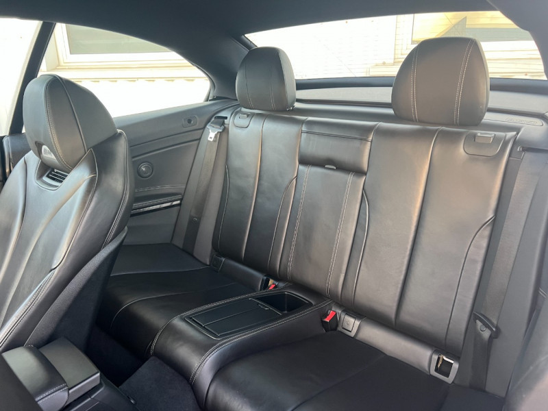 Photo 8 de l'offre de BMW M4 CABRIOLET (F83) M4 450CH PACK COMPETITION DKG ENTRETIEN COMPLET BMW à 58990€ chez Sevestre Automobiles Nantes