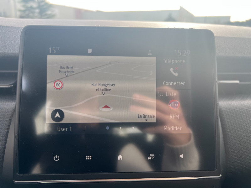 Photo 10 de l'offre de RENAULT CLIO V 1.0 TCE 100CH ZEN à 11990€ chez Sevestre Automobiles Nantes