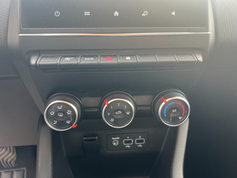 Photo 13 de l'offre de RENAULT CLIO V 1.0 TCE 100CH ZEN à 11990€ chez Sevestre Automobiles Nantes