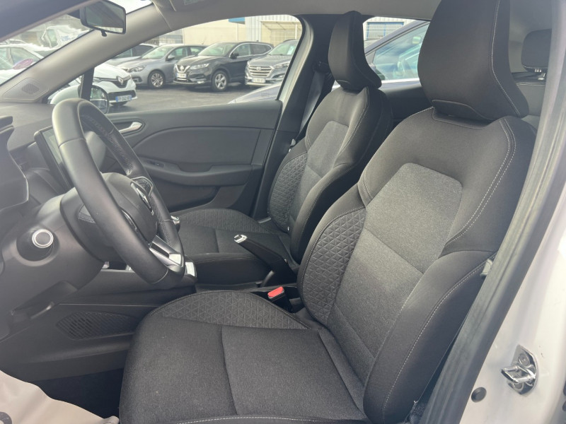 Photo 5 de l'offre de RENAULT CLIO V 1.0 TCE 100CH ZEN à 11990€ chez Sevestre Automobiles Nantes