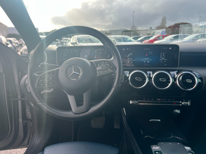 Photo 8 de l'offre de MERCEDES-BENZ CLASSE A BERLINE 180 D 116CH STYLE LINE 7G-DCT à 23990€ chez Sevestre Automobiles Nantes