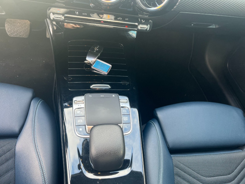 Photo 16 de l'offre de MERCEDES-BENZ CLASSE A BERLINE 180 D 116CH STYLE LINE 7G-DCT à 23990€ chez Sevestre Automobiles Nantes