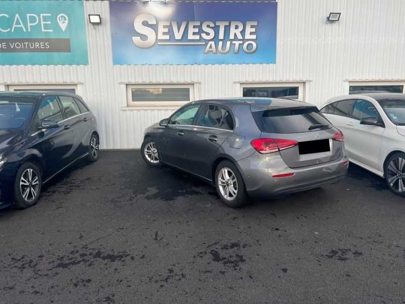 Photo 3 de l'offre de MERCEDES-BENZ CLASSE A BERLINE 180 D 116CH STYLE LINE 7G-DCT à 23990€ chez Sevestre Automobiles Nantes