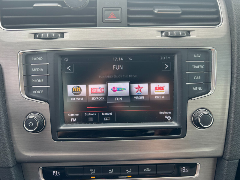 Photo 10 de l'offre de VOLKSWAGEN GOLF VII 1.6 TDI 110CH BLUEMOTION TECHNOLOGY FAP CONFORTLINE BUSINESS DSG7 5P à 12990€ chez Sevestre Automobiles Nantes