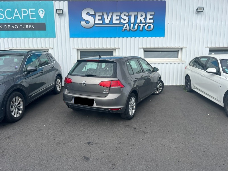 Photo 4 de l'offre de VOLKSWAGEN GOLF VII 1.6 TDI 110CH BLUEMOTION TECHNOLOGY FAP CONFORTLINE BUSINESS DSG7 5P à 12990€ chez Sevestre Automobiles Nantes