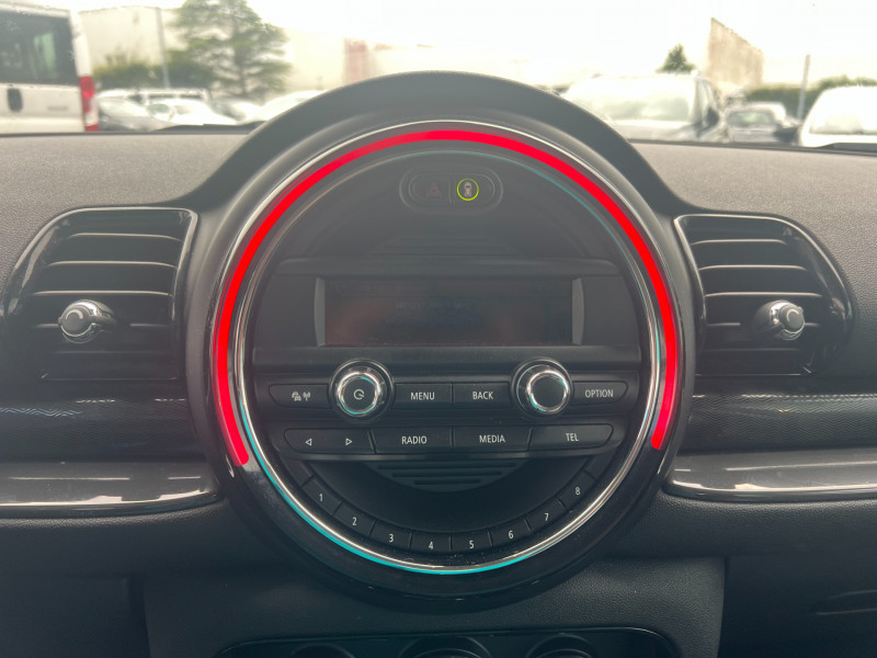 Photo 11 de l'offre de MINI CLUBMAN COOPER D 150CH à 12990€ chez Sevestre Automobiles Nantes