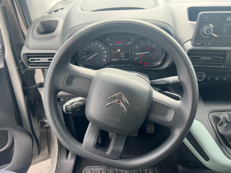 Photo 10 de l'offre de CITROEN BERLINGO XL BLUEHDI 100CH LIVE à 18990€ chez Sevestre Automobiles Nantes