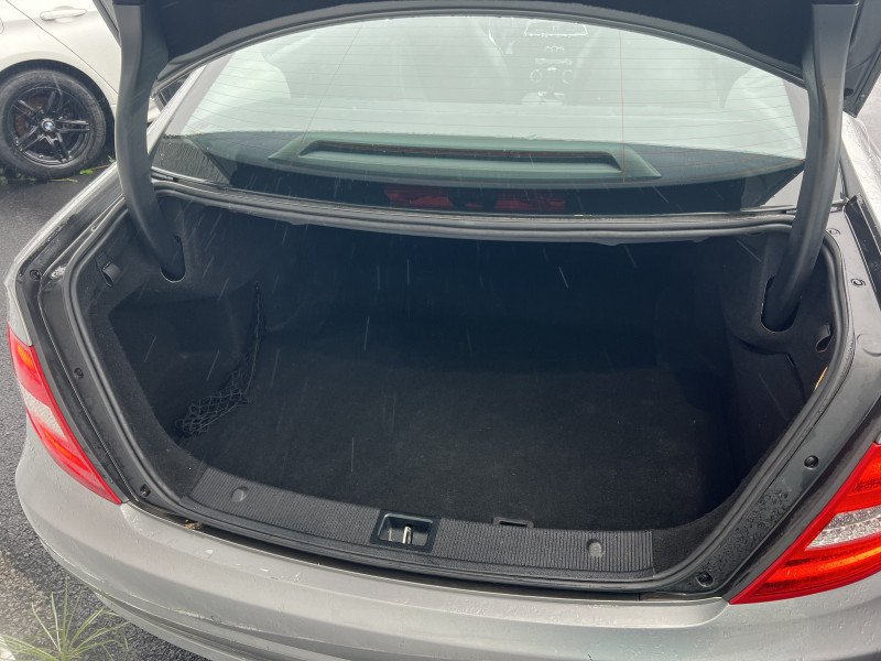 Photo 7 de l'offre de MERCEDES-BENZ CLASSE C COUPE 180 BE à 11990€ chez Sevestre Automobiles Nantes