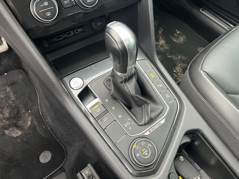 Photo 13 de l'offre de VOLKSWAGEN TIGUAN 2.0 TDI 190CH CARAT R LINE 4MOTION DSG7 à 31990€ chez Sevestre Automobiles Nantes