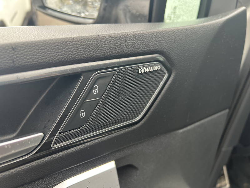 Photo 18 de l'offre de VOLKSWAGEN TIGUAN 2.0 TDI 190CH CARAT R LINE 4MOTION DSG7 à 31990€ chez Sevestre Automobiles Nantes