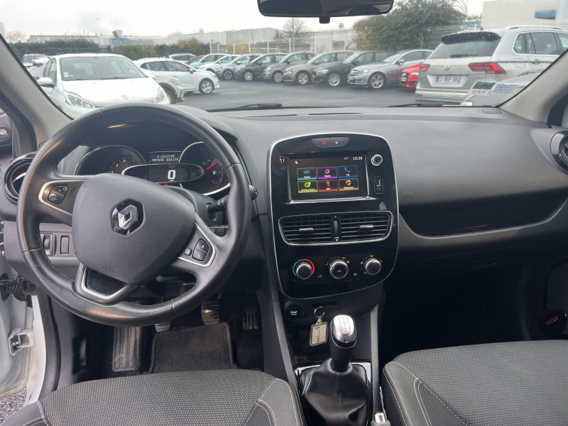 Photo 8 de l'offre de RENAULT CLIO IV 1.5 DCI 90CH ENERGY BUSINESS 5P EURO6C à 9990€ chez Sevestre Automobiles Nantes