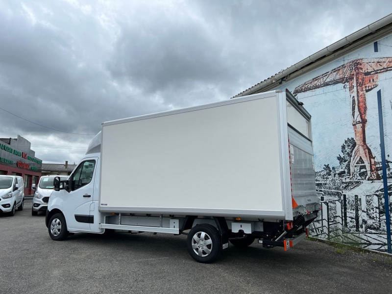 Photo 6 de l'offre de NISSAN INTERSTAR CCB CAISSE 17.4M3 HAYON L3 RS TRACTION 165CH ACENTA à 52740€ chez Bretagne Utilitaires