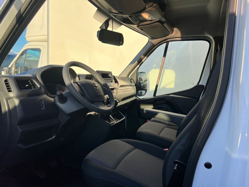 Photo 5 de l'offre de NISSAN INTERSTAR CCB CAISSE 17.4M3 HAYON L3 RS TRACTION 165CH ACENTA à 52740€ chez Bretagne Utilitaires