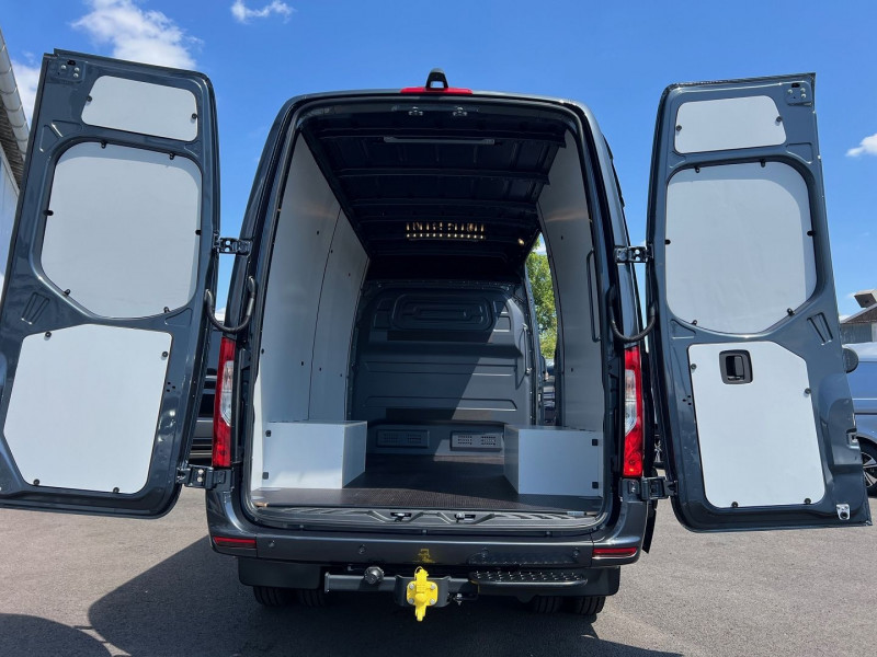 Photo 3 de l'offre de MERCEDES-BENZ SPRINTER 519 CDI 37S L2H2 SELECT + FULL OPTIONS + PTRA 7T à 71940€ chez Bretagne Utilitaires