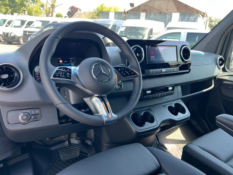 Photo 7 de l'offre de MERCEDES-BENZ SPRINTER 519 CDI 37S L2H2 SELECT + FULL OPTIONS + PTRA 7T à 71940€ chez Bretagne Utilitaires