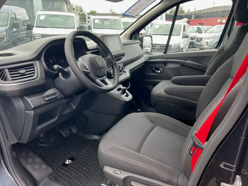 Photo 5 de l'offre de RENAULT TRAFIC COMETE 5 PLACES BVA9 170 CV L2H1 EXCLUSIVE + OPTIONS à 46740€ chez Bretagne Utilitaires