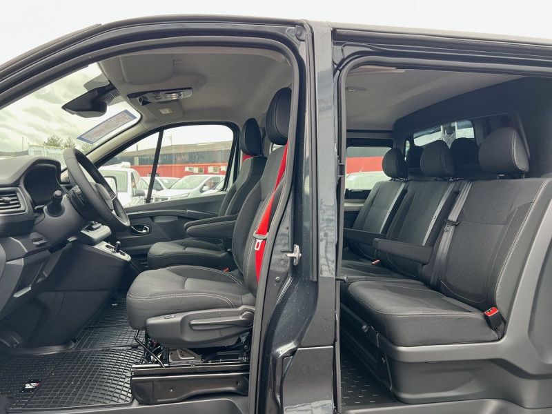 Photo 6 de l'offre de RENAULT TRAFIC COMETE 5 PLACES BVA9 170 CV L2H1 EXCLUSIVE + OPTIONS à 46740€ chez Bretagne Utilitaires